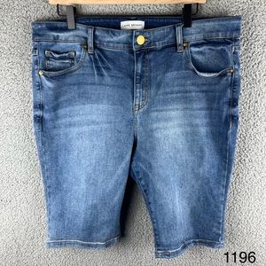 Lane Bryant Women’s Straight Fit High Rise Bermuda Light Wash Shorts Size 18